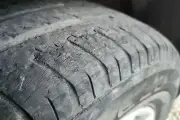 Panduan Lengkap Memeriksa Umur Ban Mobil dan Tanda Harus Ganti