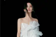 Perancang Busana Belgia Tuduh Tim Jisoo Blackpink Tak Kembalikan Pakaian