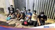 Polisi Tangkap 10 Remaja Hendak Tawuran di Jaktim, Sita Senjata Tajam