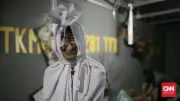Polisi Ungkap Sosok Pocong di Tangerang Ternyata Pengamen Cosplay