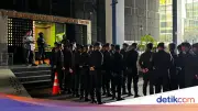 Polri Amankan Ratusan WNA Terkait Judi Online di Hayam Wuruk