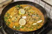 Resep Ayam Woku Khas Manado Pedas Gurih dengan Aroma Rempah Lezat