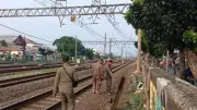 Satpol PP Jaktim Tutup Akses Liar Rel Kereta Api di Jatinegara Buntut Video Viral