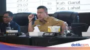 Sekjen Kemendagri Minta Pemda Kendalikan Harga Cabai Merah yang Melonjak