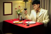 Stevan Pasaribu Rilis Lagu Lama Tak Bermalam Minggu, Kisahkan Kesepian di Balik Rutinitas