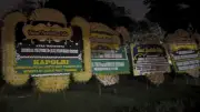 Suasana Rumah Duka Ryamizard Ryacudu Dipadati Pelayat, Karangan Bunga Berjejer