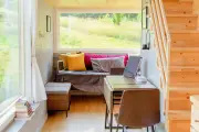 Tips Kreatif Atasi Kamar Sempit dengan Storage Cerdas