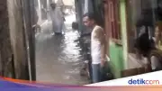 TPT Setinggi 10 Meter Longsor di Bogor Utara, 20 Rumah Terendam Banjir