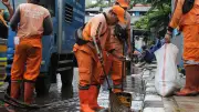 Update Genangan Jakarta: 80 RT dan 3 Ruas Jalan Masih Terendam, 12 KK Mengungsi