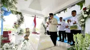 Usai Resmikan Museum, Presiden Prabowo Ziarah ke Makam Marsinah di Nganjuk