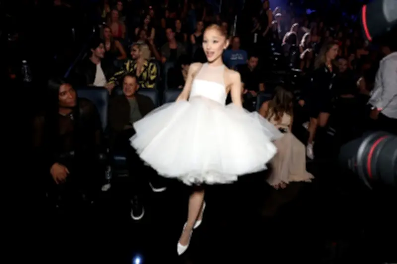 Ariana Grande Dikabarkan Bertemu Mantan Kekasih Ricky Alvarez di Austin