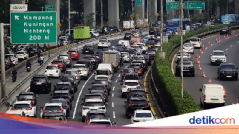 Info Lalin Tol Jakarta Pagi Ini: Japek-Dalkot Padat, Ini Penyebabnya
