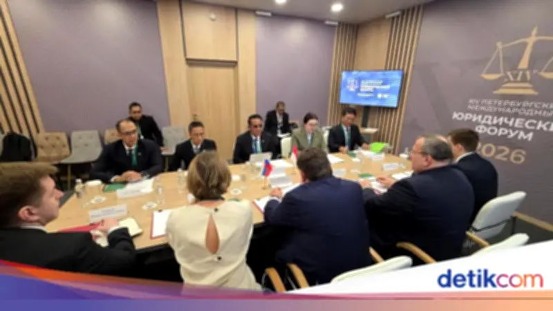 Menkum RI di Forum Hukum Rusia: Bahas Posbankum Desa dan Ekstradisi Narapidana