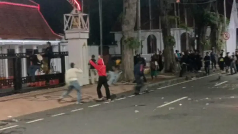 Polisi Tetapkan 4 Tersangka Demo Ricuh di Gedung Grahadi, Bukan Mahasiswa