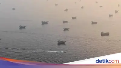 36 Kapal Lintasi Selat Hormuz dalam Sehari, Tertinggi Sejak Perang AS-Iran