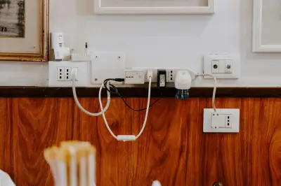 5 Cara Efektif Merapikan Kabel Berantakan di Rumah