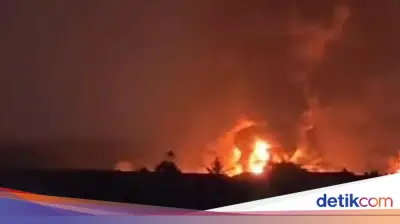 5 Jam Berlalu, Api Masih Berkobar di Pabrik Karet Tangerang