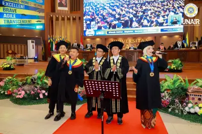 Anang, Ashanty, dan Azriel Hermansyah Wisuda Bersama di Unair