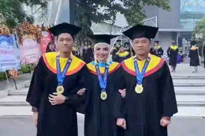 Ashanty Bahagia Wisuda S3 Bareng Anang dan Azriel, Anang Tunda Wisuda