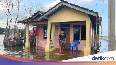 Banjir Rob Rendam Tunggulsari Pati Sebulan, Warga Keluhkan Gatal-gatal