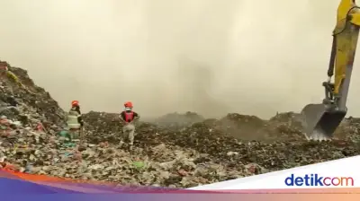 BNPB Kerahkan Helikopter Water Bombing dan Modifikasi Cuaca untuk Padamkan Kebakaran TPA Jatiwaringin