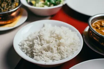 Cara Mudah Memperbaiki Nasi Kurang Matang Tanpa Alat Khusus