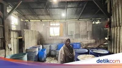Dari Coba-coba, Siti Raup Puluhan Juta dari Usaha Kikil di Cikarang