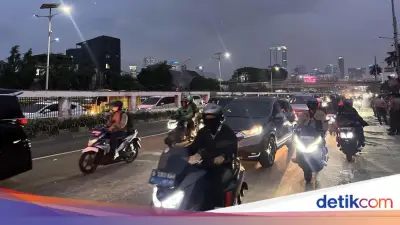 Demo Mahasiswa di Depan DPR Bubar, Lalu Lintas Kembali Normal