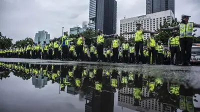 DPR Godok Aturan Larangan Polisi Jadi Anggota Ormas di RUU Polri