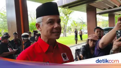 Ganjar Bantah PDIP Abu-Abu: Mari Kita Saling Bercermin