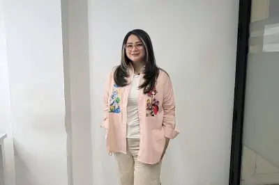 Jelita Bahar Jualan Risol, Akui Untung Namun Tak Sebesar Dulu