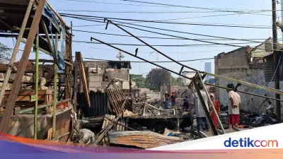 Kebakaran Hebat di Kemayoran Jakpus, 250 Rumah Hangus Porak-poranda