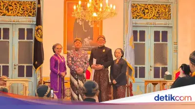 Ketua KY Terima Gelar Kanjeng Pangeran Adipati dari Keraton Surakarta