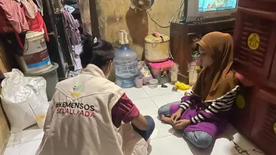 Kisah Haru Pengamen Viral di Depok, Ibu dan Anak Cari Nafkah demi Suami Sakit