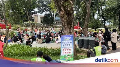 Libur Sekolah, Driver Ojol Ajak Anak Main ke Taman Bendera Pusaka