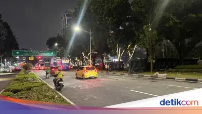 Massa Mahasiswa di Patung Kuda Bubar, Lalin Kembali Normal