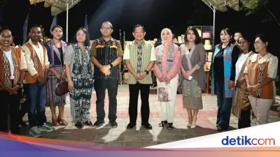 Mendagri Apresiasi Parade Tenun Belu: Jaga Budaya dan Gerakkan Ekonomi