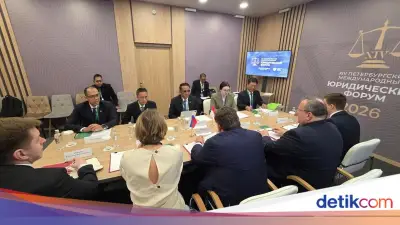 Menkum RI di Forum Hukum Rusia: Bahas Posbankum Desa dan Ekstradisi Narapidana