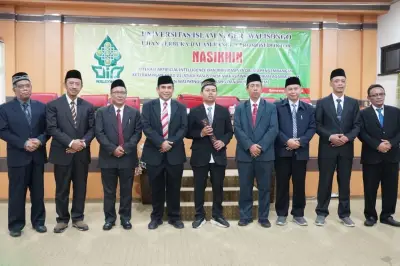 Nasikhin, Mantan Pemulung Raih Gelar Doktor dari UIN Walisongo