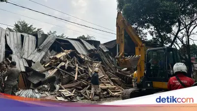 Penertiban Bangunan Liar di Jalan Juanda Depok, Lalin Macet