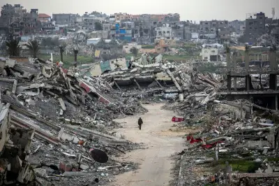 Penjahit Gaza Sulap Kain Bekas Jadi Gaun Cantik untuk Anak-Anak