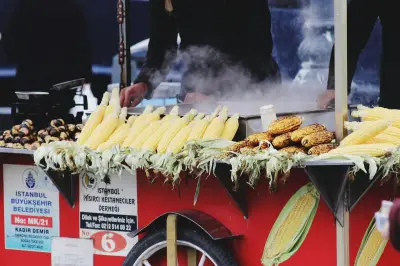 Penjual Jagung Ganteng di Istanbul Viral, Warung Jadi Objek Wisata