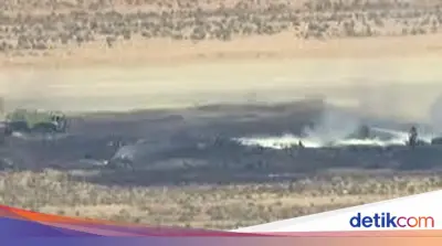 Pesawat Bomber B-52 AS Jatuh, Delapan Awak Tewas dalam Kecelakaan