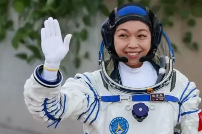 Polisi Ibu Tiga Anak Jadi Astronaut Pertama Hong Kong, Misi Shenzhou-23