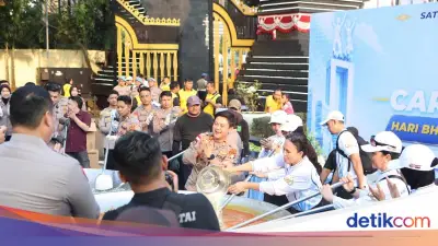 Polri dan Bobon Santoso Masak 3.000 Porsi Sambut Hari Bhayangkara ke-80