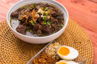 Resep Rawon Khas Jawa Timur: Kuah Gurih, Daging Empuk, Cocok untuk Pemula