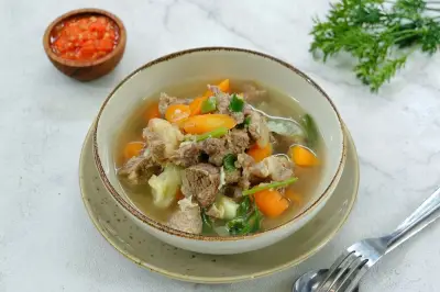 Resep Sop Daging Berempah dengan Sengkel, Sayuran, dan Rempah Aromatik