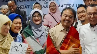 Roy Suryo dan Dokter Tifa Tiba di Polda Metro untuk Pelimpahan Tahap II