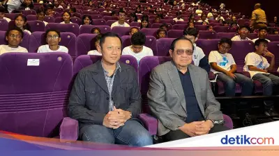 SBY Terharu Saat Nobar Film Bersama Anak Panti Asuhan, Teringat Masa Kecil