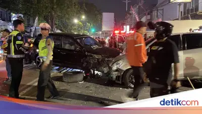 Tabrakan Beruntun di Semarang: Pengemudi Hyundai Kabur
